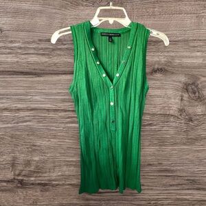White House Black Market Green Sleeveless Ribbed V-Neck Tank w/Snap Accents. Med